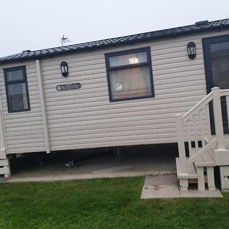Swift Burgundy Apartamento Prestatyn Exterior foto