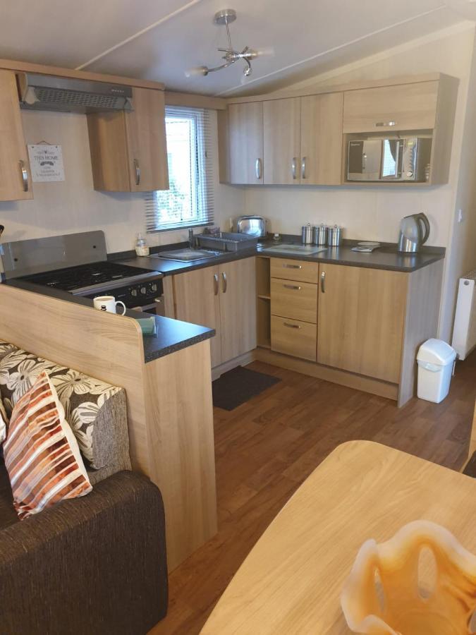 Swift Burgundy Apartamento Prestatyn Exterior foto